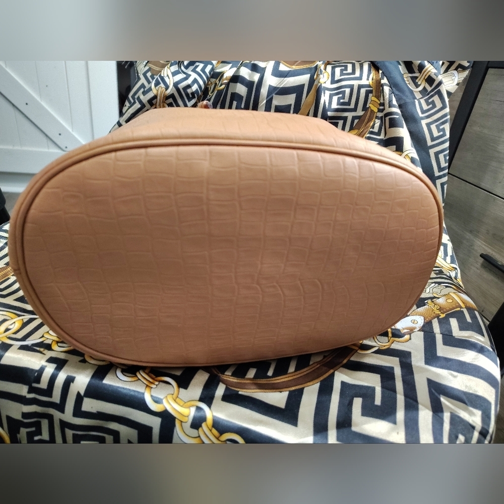 Fendi Tan Croc-Embossed Shoulder Bag - Picture 5 of 16